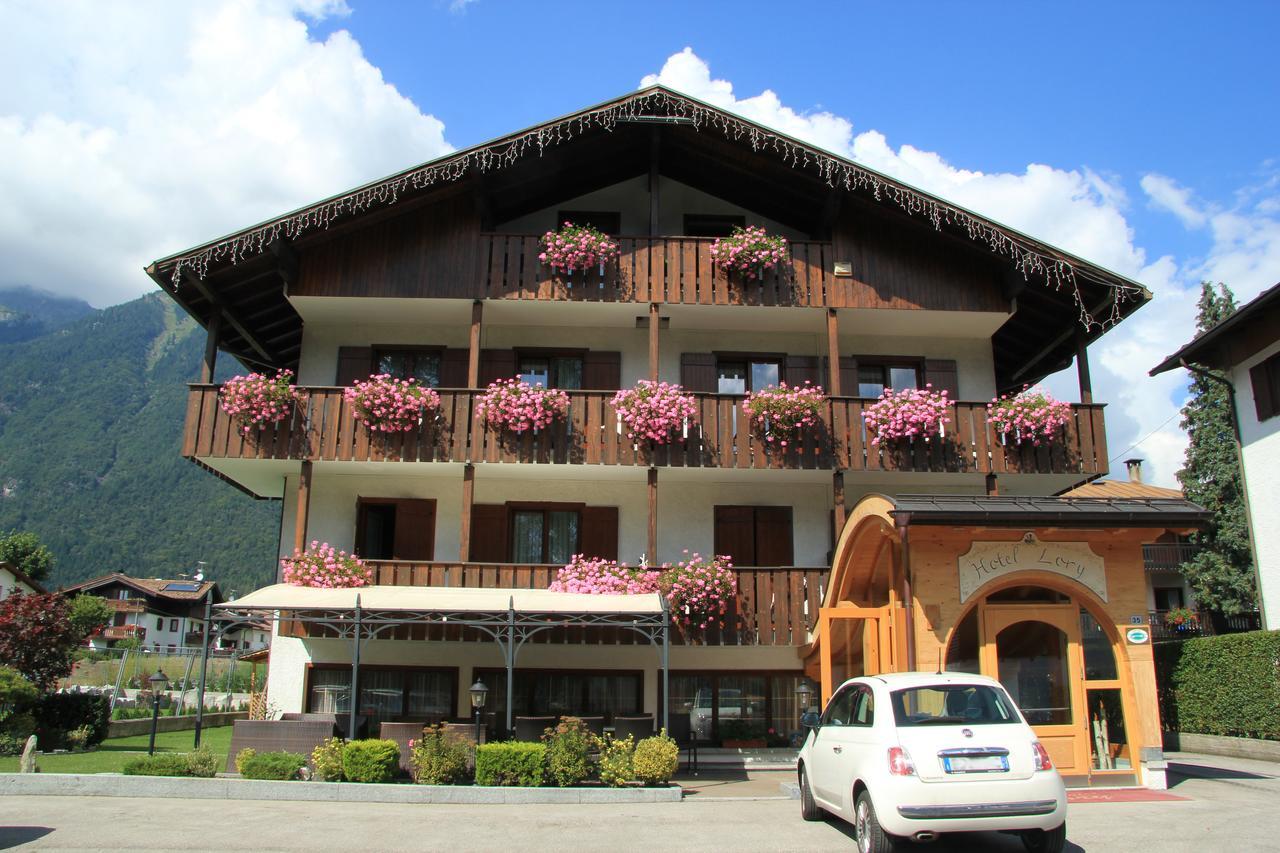 Hotel Lory Pinzolo Exterior photo